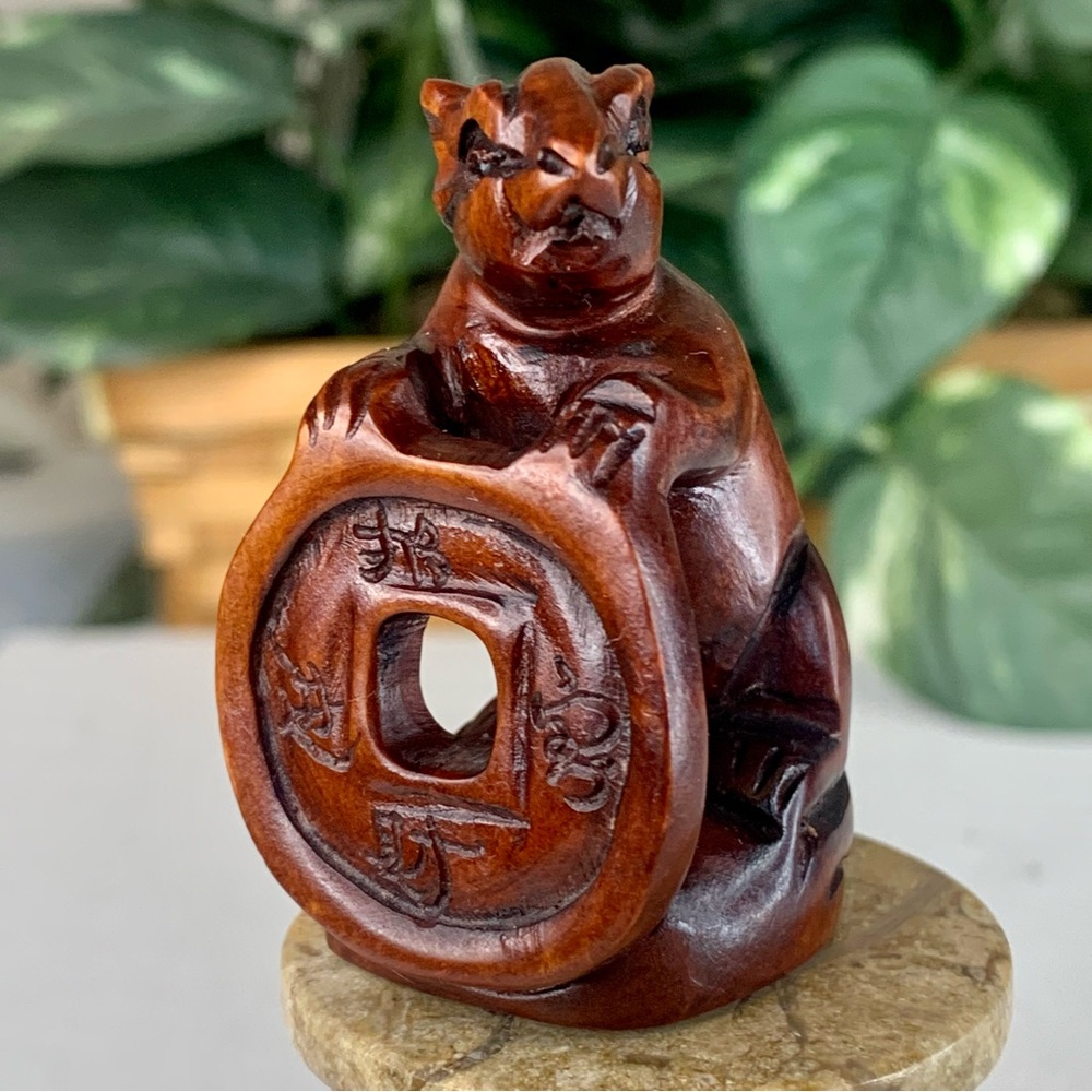 Vintage Hand Carved Rat Coin Boxwood Netsuke Animal Figurine Wood Carving Figure